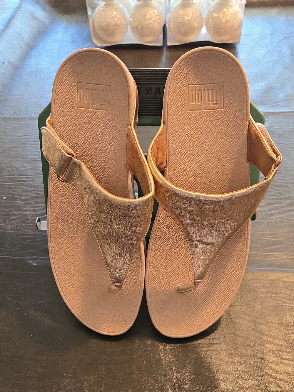 Fitflop Women's Rosegold Leather Thong Sandals